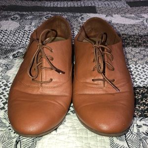 Camel oxfords